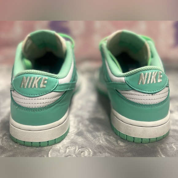 Nike dunk low Green Glow - Picture 3 of 4